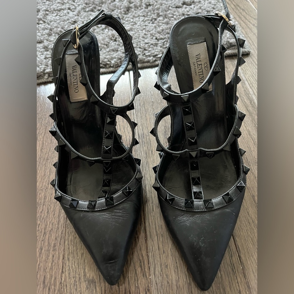 Valentino Garavani leather stud heels size 39